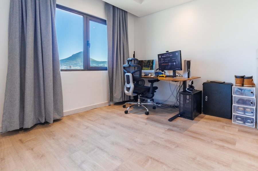 To Let 2 Bedroom Property for Rent in Foreshore Western Cape
